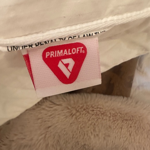 Bloomingdale’s Primaloft Pillow King Set - Picture 6 of 9